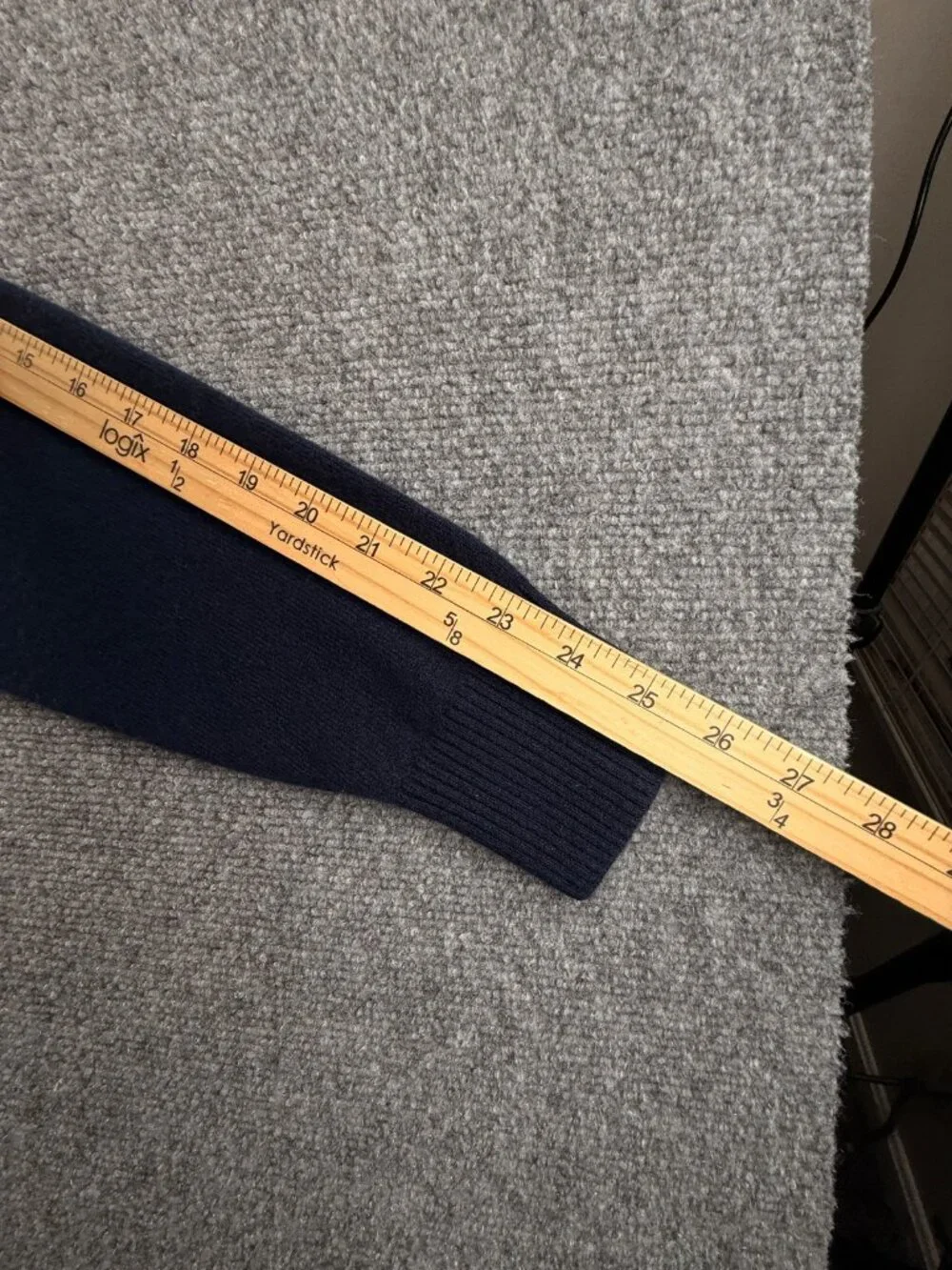 Daniel Cremieux Luxury Cashmere V Neck Knit Navy Blue Pullover Sweater Soft Med